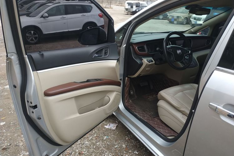 Used Buick GL8 2014 3.0L GT Luxury Business Haoya Edition
