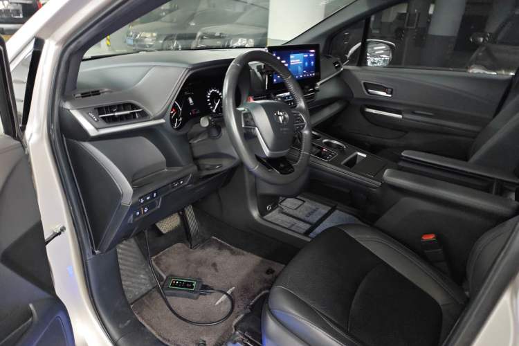 Used Toyota Sienna 2021 2.5L Hybrid Premium Edition