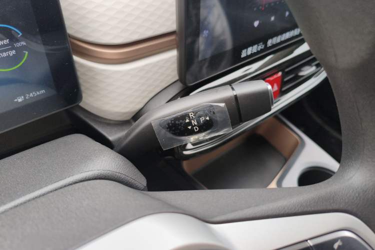 Used JAC Yiwei E10X 2024 Charming Edition 301km Lite