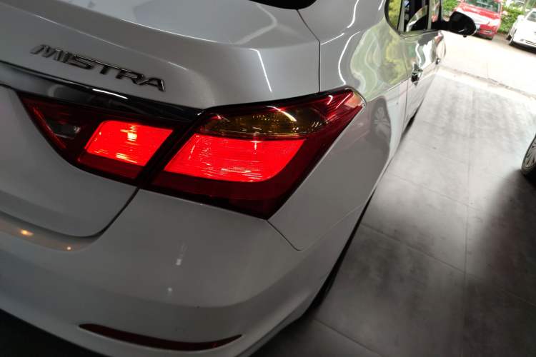 Used Hyundai Mistra 2016 1.8L Automatic Smart GLS
