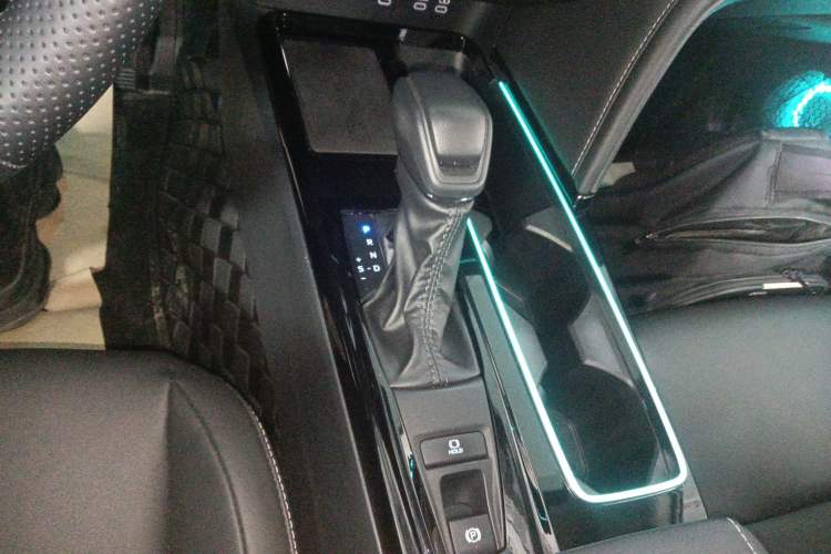 Used Toyota Camry 2024 Dual-Motor 2.0 HE Elite Edition