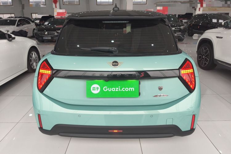 Used  MINI 2025 1.5T COOPER Classic Edition
