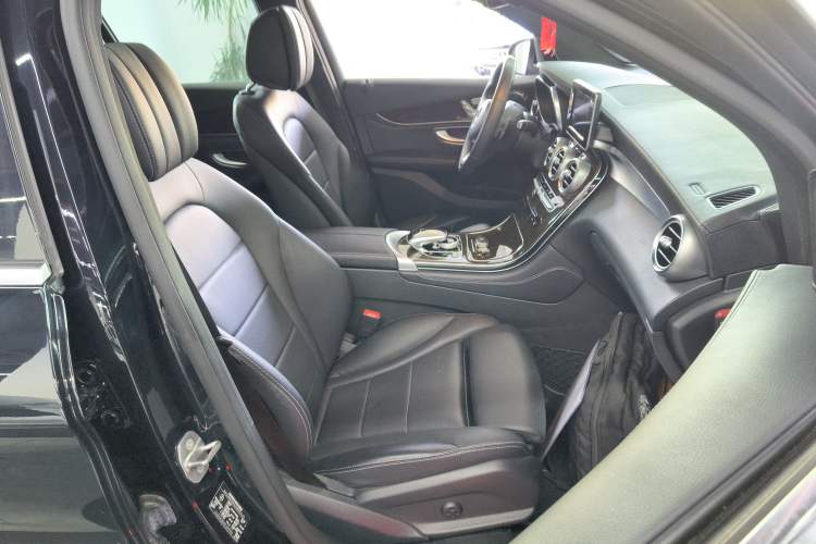 Used Mercedes-Benz GLC 2017 GLC 260 4MATIC Luxury Model