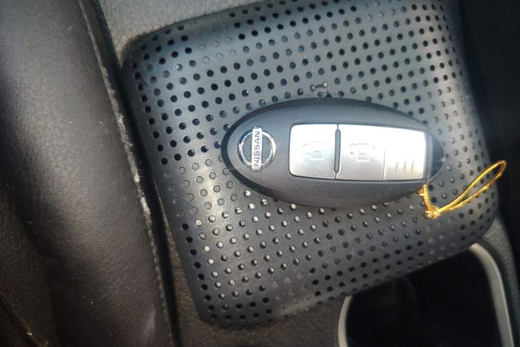 Used Nissan Tiida 2019 1.6L CVT Smart Enjoyment Version China VI Standard
