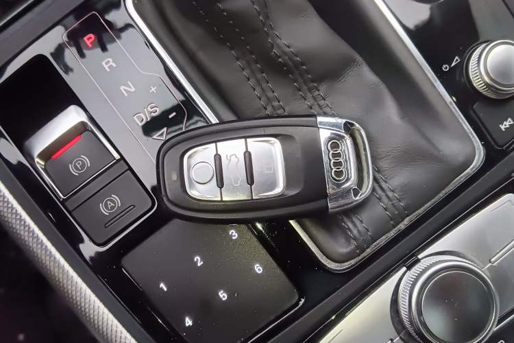 Used Audi A6L 2012 30 FSI Technology Edition
