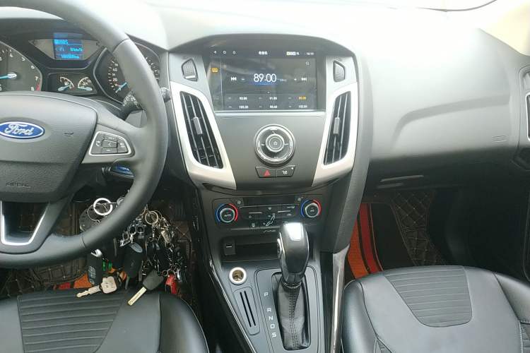 Used Ford Focus 2015 Hatchback 1.6L Automatic Fashion Edition
