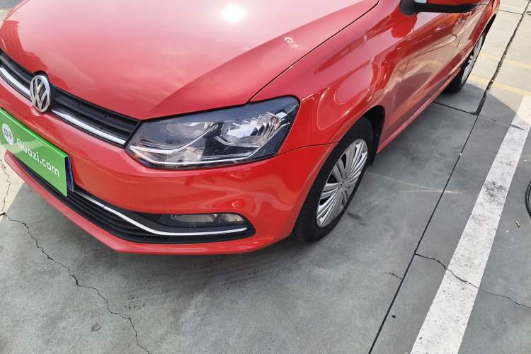 Used Volkswagen Polo 2016 1.6L Automatic Comfort Model

