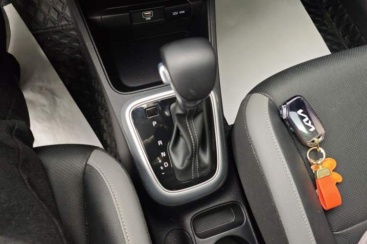 Used Kia kx1 Stonic 2021 1.4L CVT Sunroof Model