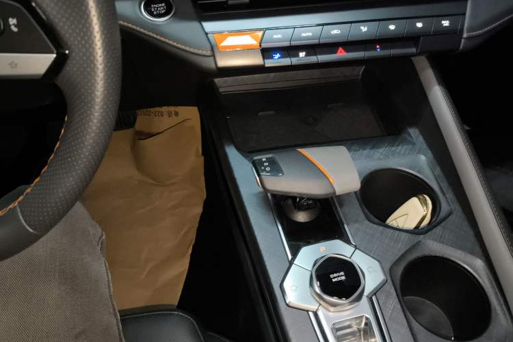 Used Changan UNI-V 2022 1.5T Prestige Version