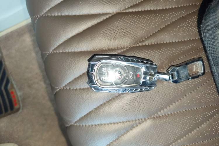 Used Buick GL8 2021 ES Landtrek 653T Comfort Edition