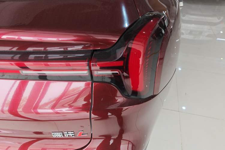 Used NETA L 2024 Extended-Range 220 Flash-Charge Edition