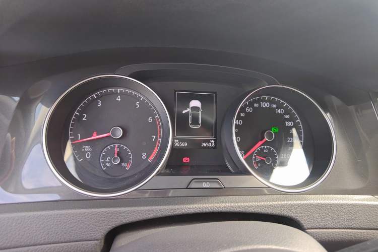 Used Volkswagen Golf 2018 230TSI Automatic Luxury Version
