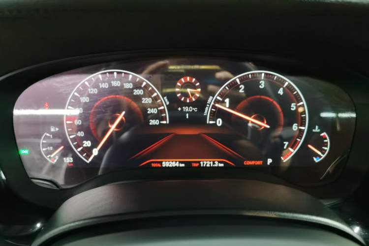 Used BMW 5 Series 2019 Facelifted 530Li Leading Edition M Sport Package
