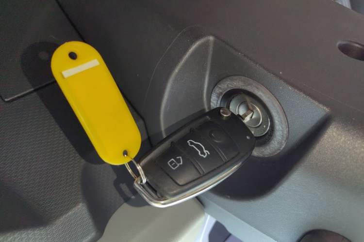 Used Chery QQ Ice Cream 2022 170km Sundae Phosphate Lithium-Ion
