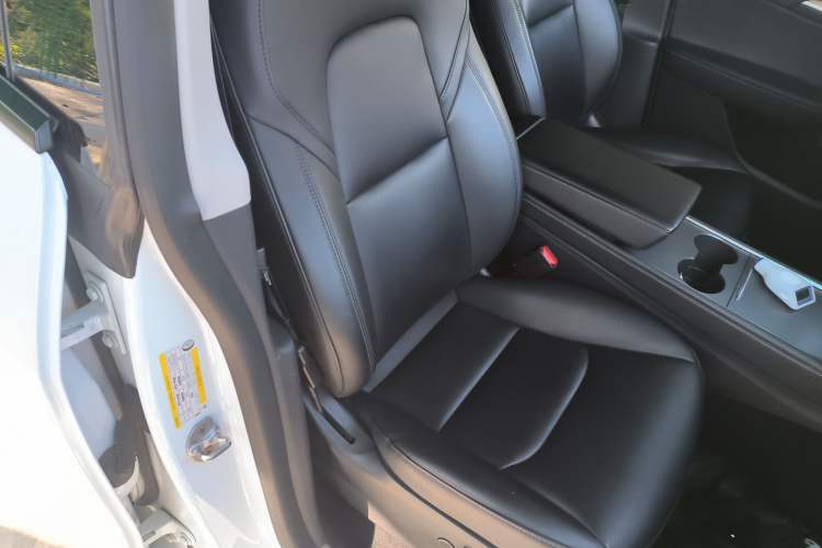 Used Tesla Model Y 2021 Long-Range All-Wheel-Drive Version
