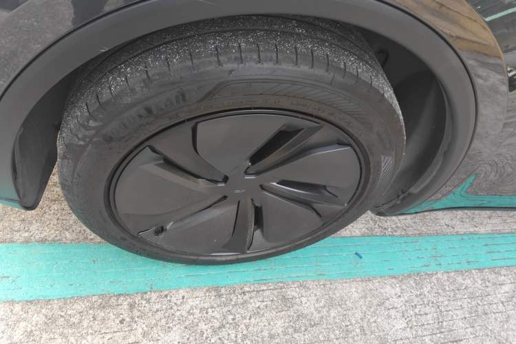 Used Tesla Model Y 2025 Rear-Wheel-Drive Version