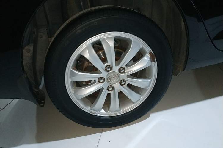 Used BYD Surui 2012 1.5L Manual Luxury Version
