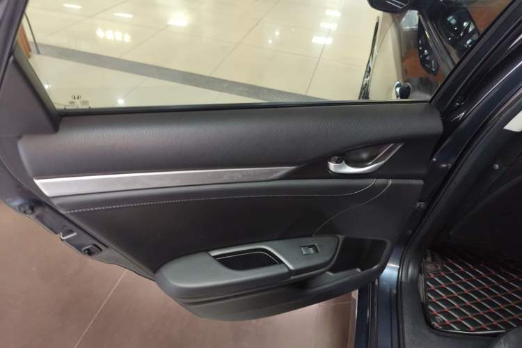 Used Honda Civic 2016 220TURBO CVT Prestige Edition
