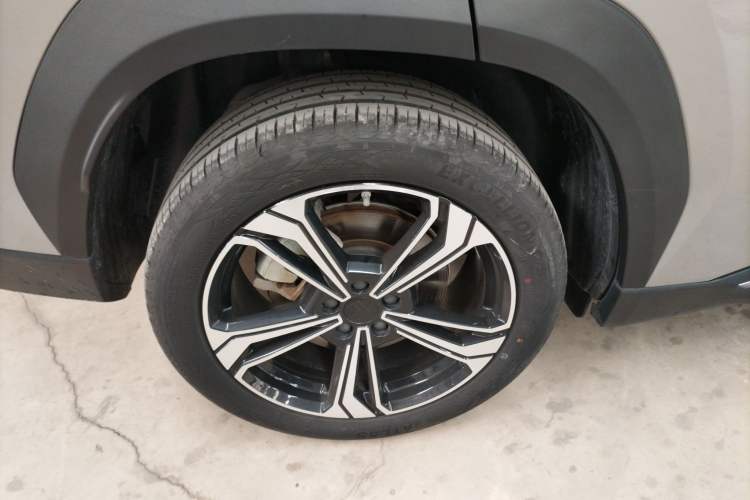 Used  L7 2023 1.5T 115 km MAX
