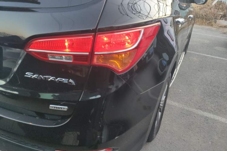 Used Hyundai Santa Fe 2015 2.0T Automatic All-Wheel Drive Smart Version 5 Seats