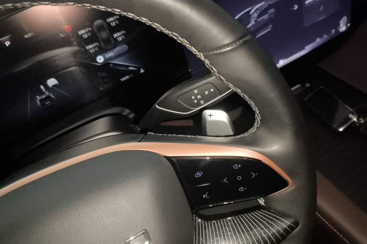 Used EXEED Lanyue 2023 400T Four-Wheel Drive Star Prestige Edition 6 Seats
