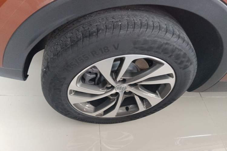 Used Buick Envision 2020 Encore S 652T Four-Wheel Drive Luxury Model
