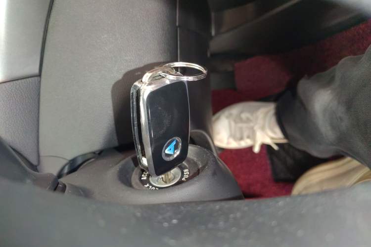 Used Hyundai Elantra 2016 1.6L Automatic Smart Version
