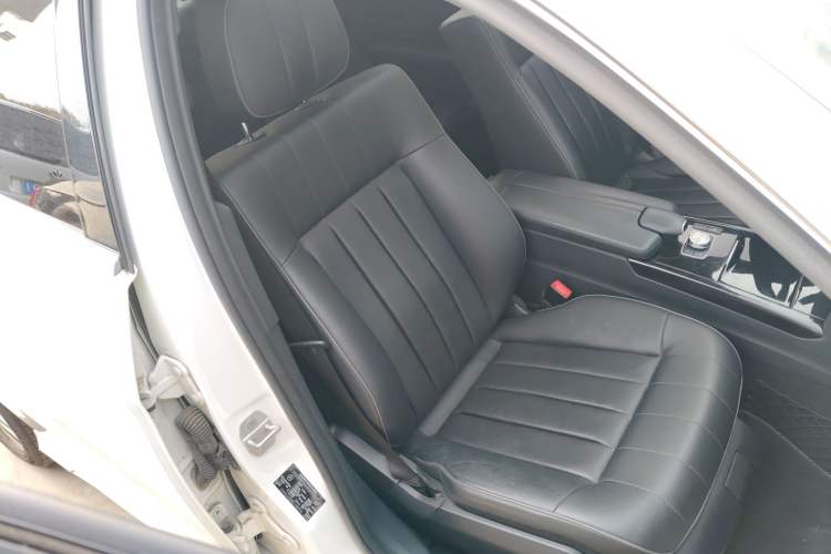 Used Mercedes-Benz E-Class 2015 E 260 L Sport Edition
