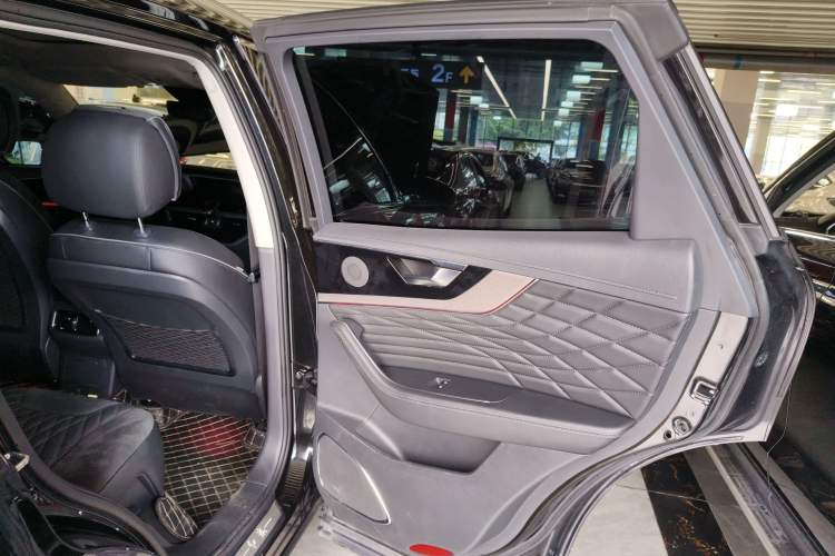 Used Hongqi HS5 2022 Revised Version 2.0T Smart Connect Flagship Edition
