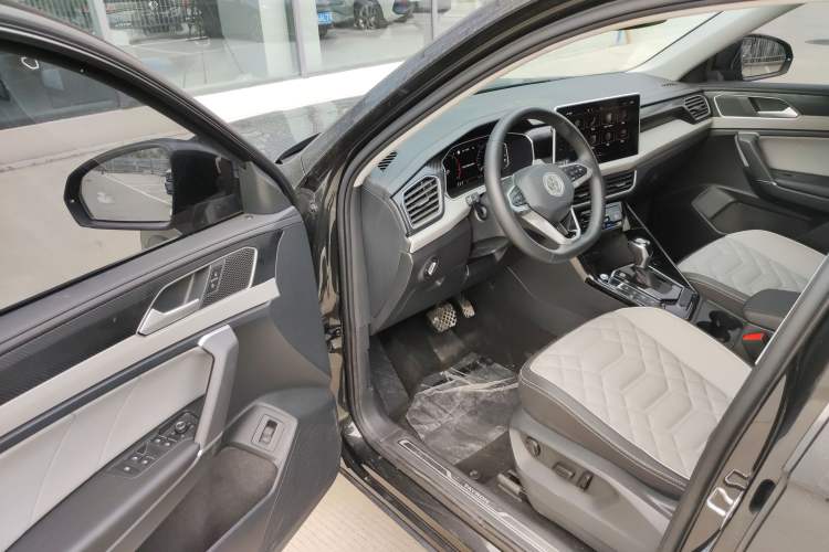 Used Volkswagen Tayron 2023 280TSI Two-Wheel-Drive Luxury Plus Advanced Version
