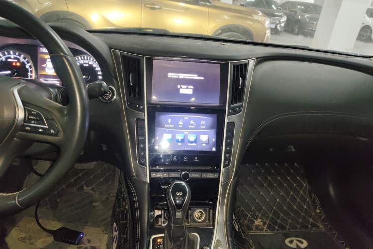 Used Infiniti Q50L 2018 2.0T Enjoyment Version China VI Standard
