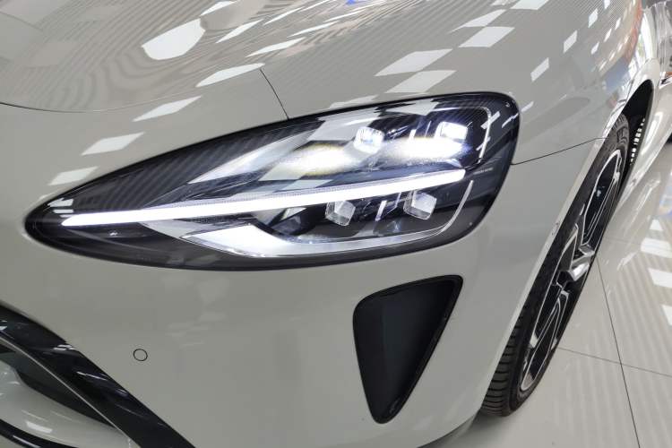 Used  SU7 2024 Rear-Drive Long-Range Intelligent Driving Version
