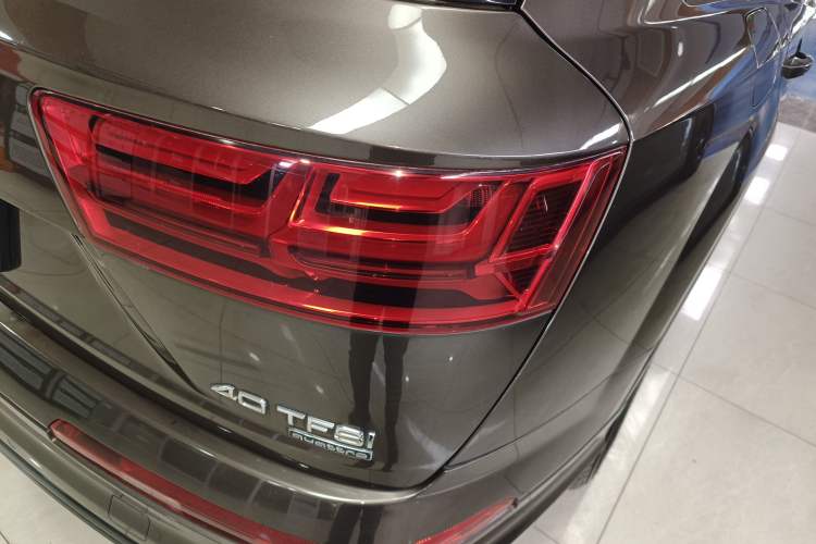 Used Audi Q7 2018 40 TFSI Comfort Model