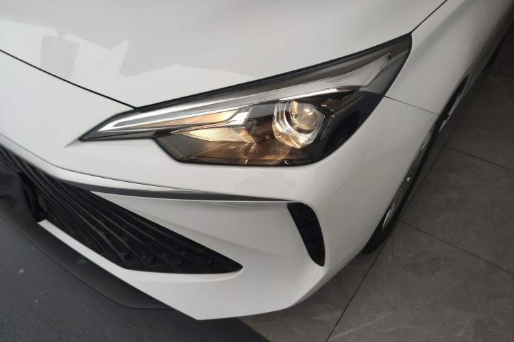 Used Roewe i5 2023 1.5L CVT Luxury Edition
