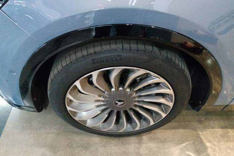 Used VOYAH FREE 2021 Four-Wheel Drive Standard Range-Extended Exclusive Luxury Package
