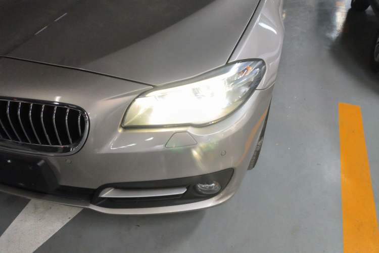 Used BMW 5 Series 2014 520Li Elegant Model
