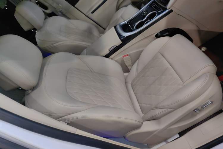 Used Buick GL8 2022 ES Land Cruiser 653T Luxury Model
