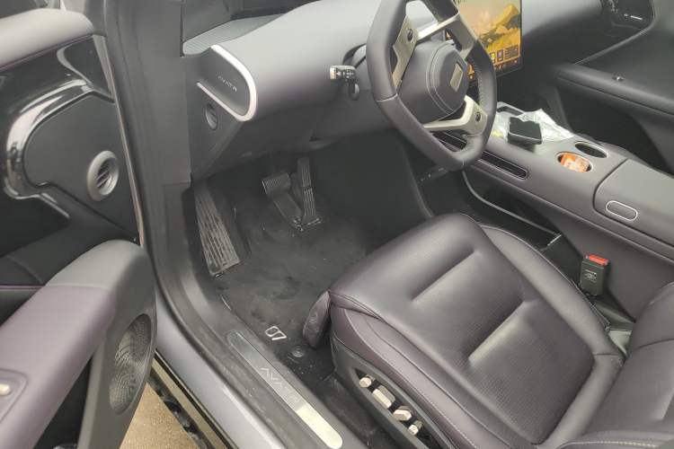 Used  07 2024 Max Extended-Range Edition
