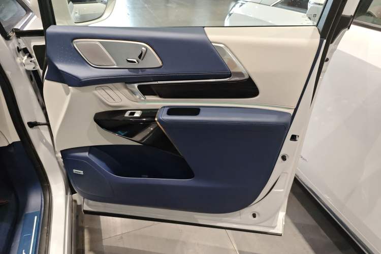 Used Buick Century 2025 2.0T Seven-Seater Yinshi Edition
