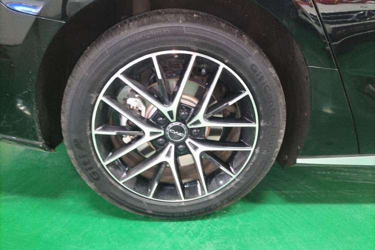 Used BYD Seal 2023 DM-i 1.5L 121km Prestige Model
