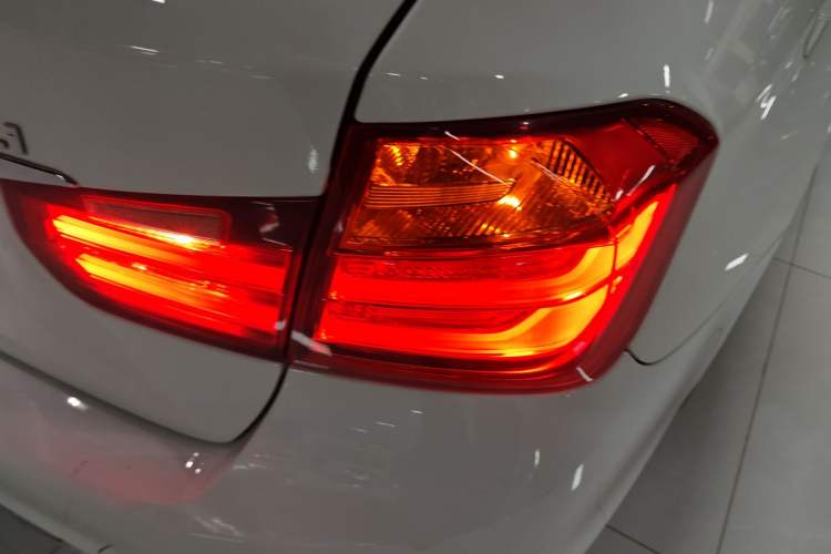 Used BMW 3 Series 2015 320Li Luxury Edition Fashion Model
