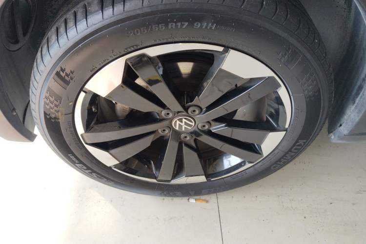 Used Volkswagen Tacqua 2021 200TSI DSG JoyConnect Edition
