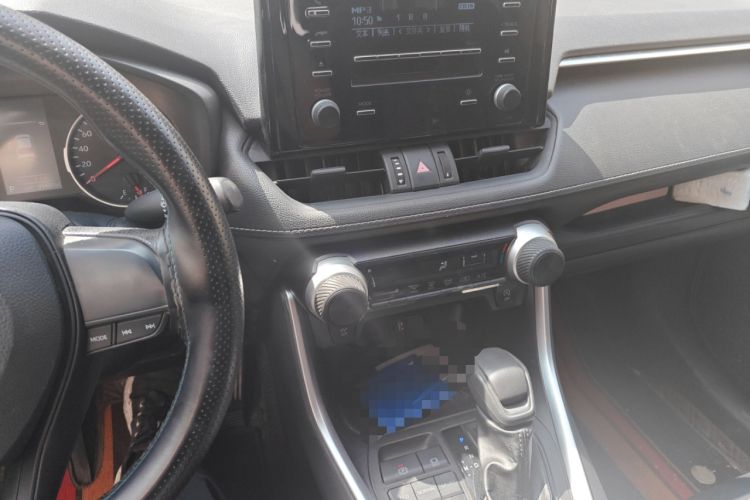 Used Toyota Wildlander 2022 Updated Version 2.0L CVT Two-Wheel Drive Leading Edition
