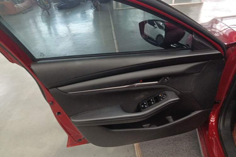 Used Mazda Mazda 3 Axela 2020 1.5L Automatic Zhiyue Sunroof Version
