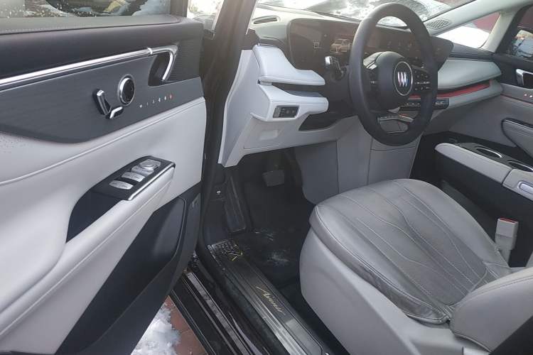 Used Buick GL8 New Energy 2024 Lu Zun Luxury Edition 7-Seater
