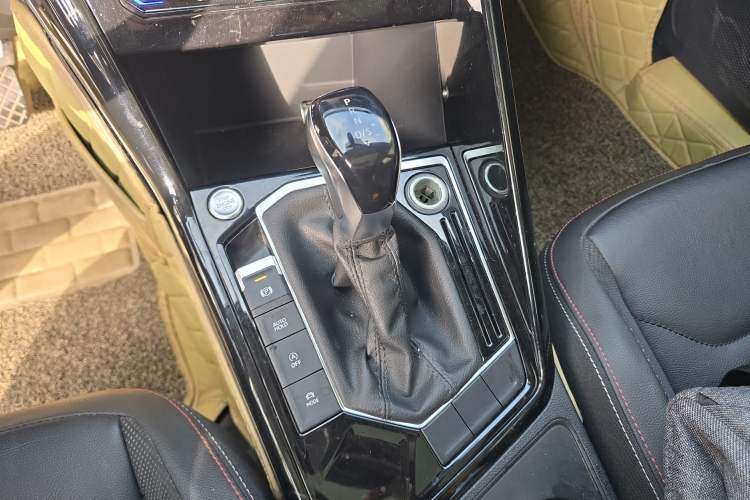 Used Volkswagen Tayron 2020 330TSI Two-Wheel Drive Luxury Smart Connectivity Version