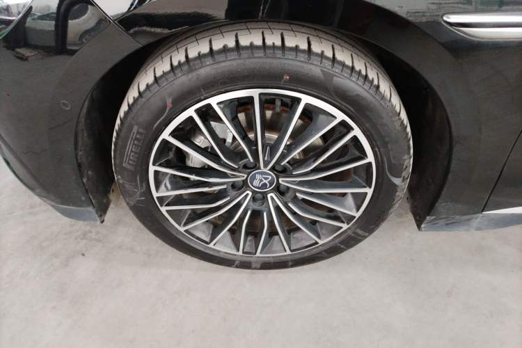 Used BYD Han 2025 DM-i Intelligent Driving Edition 125KM LiDAR Flagship Model
