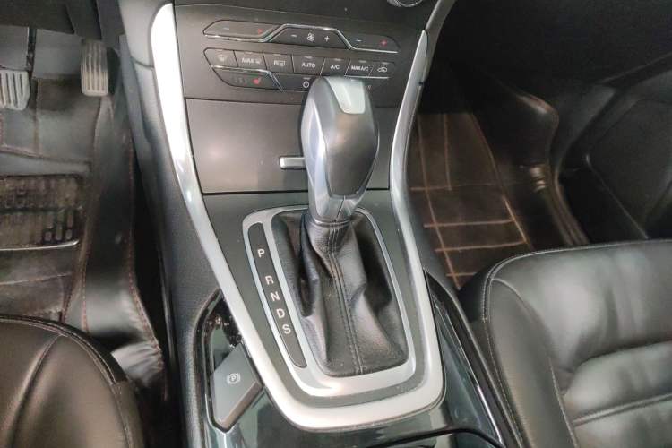 Used Ford Edge 2015 2.0T GTDi 4x4 High-Grade Model