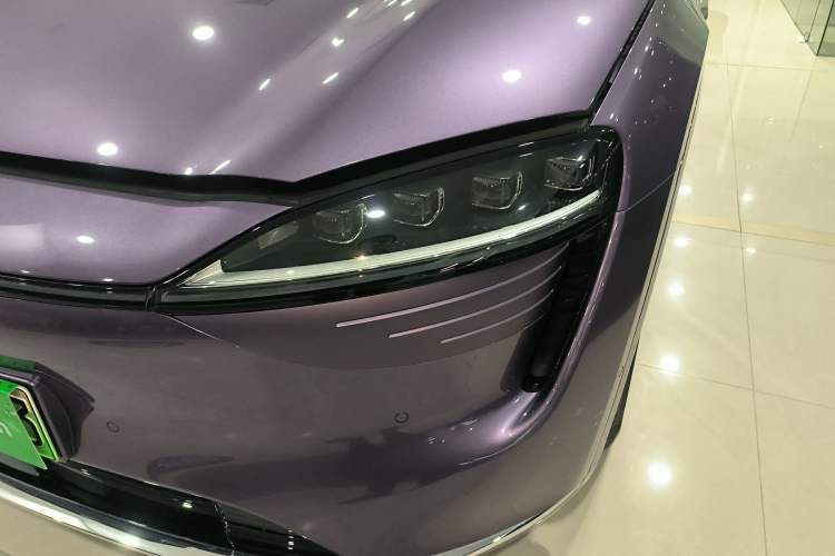 Used Hima Luxeed R7 2024 All-Electric 736 km Ultra