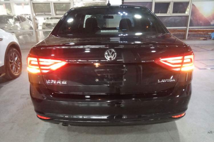 Used Volkswagen Lavida 2017 1.6L Automatic Fashion Edition
